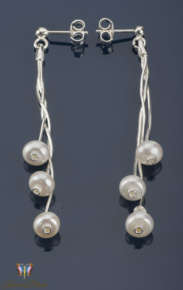 Kolczyki z wiszącymi perłami