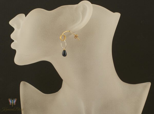 Kolczyki z ciemną perłą naturalną w kształcie kropli