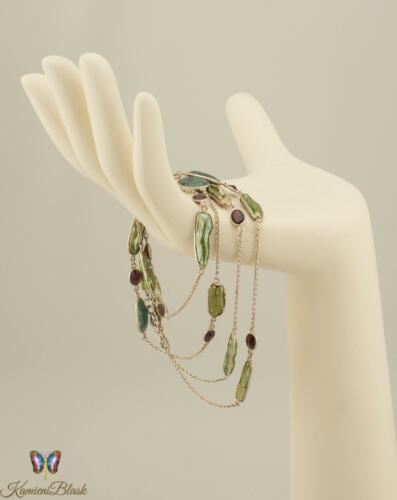 Naszyjnik z zielonych pereł barokowych ze szmaragdami i granatami 
